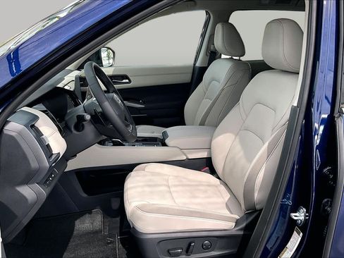 New 2026 Nissan Pathfinder SL FWD image 9