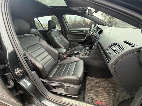 Used 2017 Volkswagen GTI SE FWD image 8