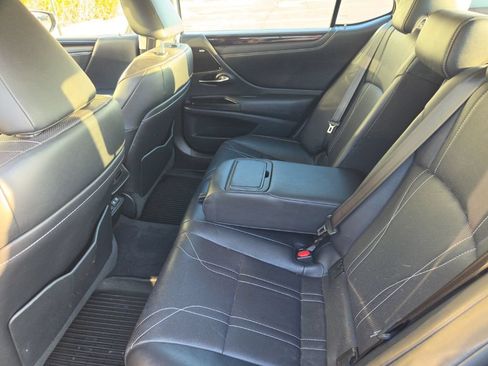 Used 2019 Lexus ES 350 w/ Accessory Package FWD image 7