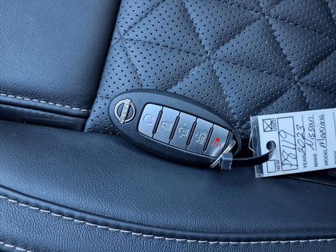 Used 2023 Nissan Maxima Platinum image 17