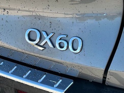 Used 2023 INFINITI QX60 Luxe w/ Performance Audio Package image 7