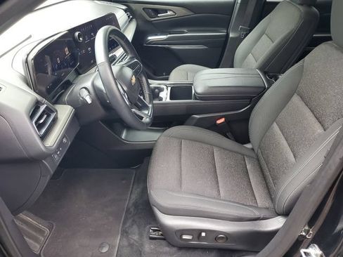 Used 2025 Chevrolet Traverse LT FWD image 18