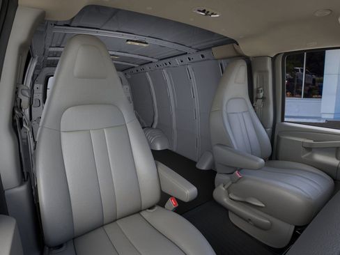 New 2026 GMC Savana 2500 w/ Driver Convenience Package image 35