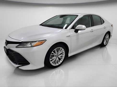 Used 2019 Toyota Camry SE image 11