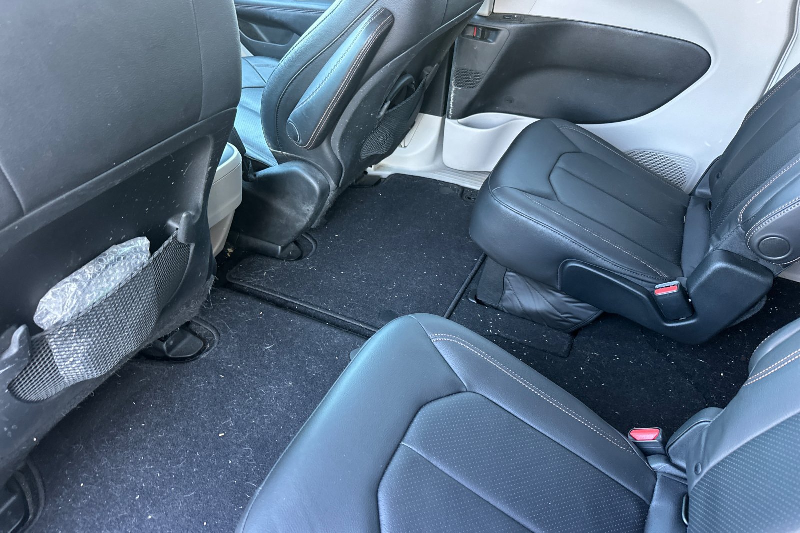 Used 2019 Chrysler Pacifica Touring-L w/ Advanced Safetytec Group FWD image 14