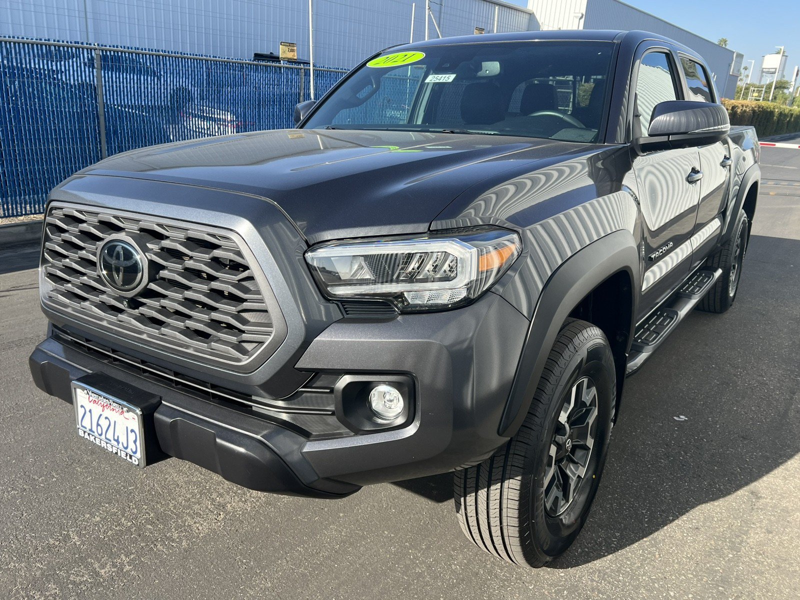 Used 2021 Toyota Tacoma TRD Off-Road w/ TRD Premium Off Road Package AWD/4WD image 9