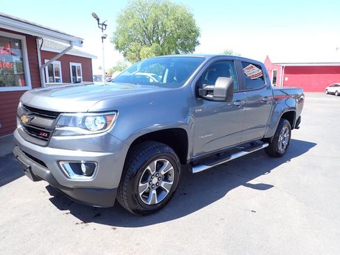 Used 2019 Chevrolet Colorado Z71 AWD/4WD image 3