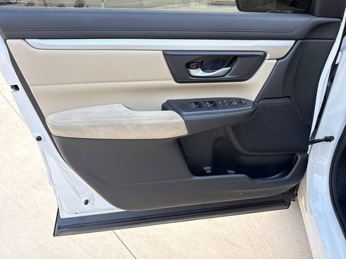 Used 2020 Honda CR-V LX image 14