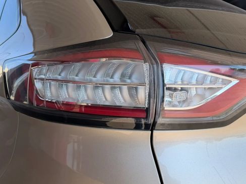 Used 2018 Ford Edge SE w/ Cargo Accessory Package FWD image 33