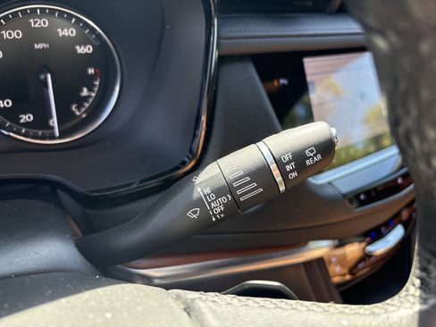 Used 2021 Cadillac XT5 Premium Luxury image 35