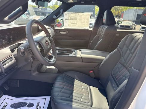 New 2026 Nissan Armada PRO-4X AWD/4WD image 9
