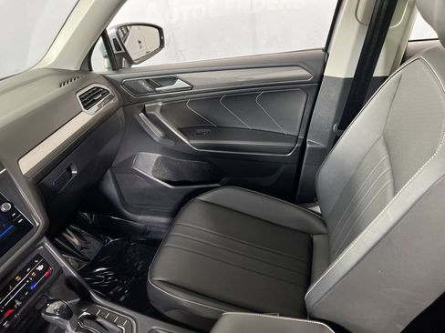 Used 2022 Volkswagen Tiguan SE AWD/4WD image 23