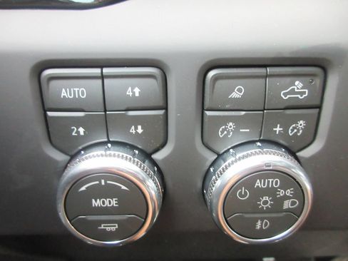 New 2026 GMC Sierra 2500 AT4 w/ AT4 Premium Plus Package AWD/4WD image 18