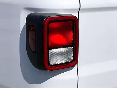 New 2026 Jeep Gladiator Sport AWD/4WD image 11