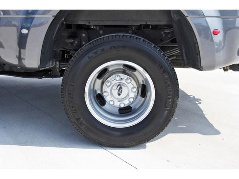 Certified 2024 Ford F350 Lariat w/ Lariat Ultimate Package AWD/4WD image 32