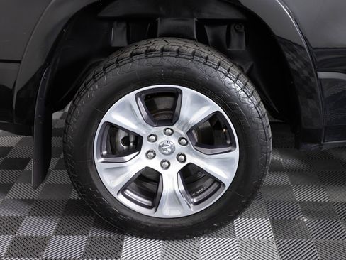 Used 2020 RAM 1500 Laramie image 36