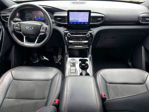 Used 2023 Ford Explorer ST-Line AWD/4WD image 14