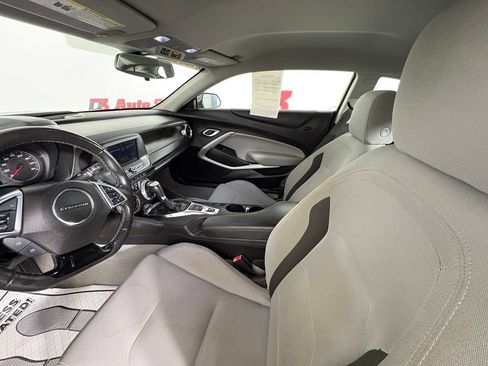 Used 2020 Chevrolet Camaro LT RWD image 13