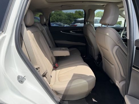 Used 2023 Lincoln Nautilus Reserve AWD/4WD image 24