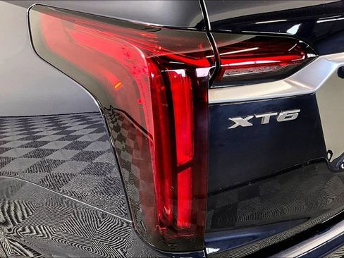 Certified 2021 Cadillac XT6 Premium Luxury FWD image 21