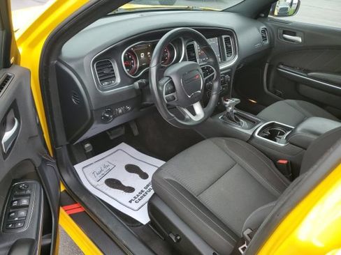 Used 2018 Dodge Charger R/T RWD image 12