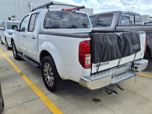 Used 2012 Nissan Frontier SL image 3