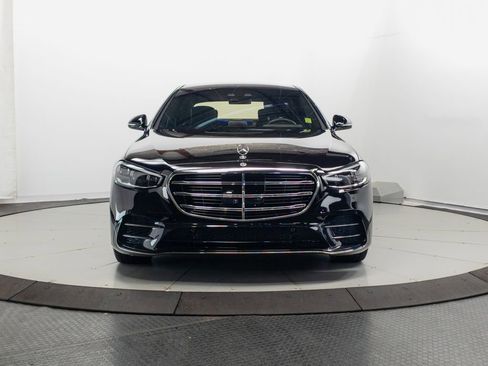 Used 2023 Mercedes-Benz S 580 4MATIC Sedan w/ AMG Line image 2