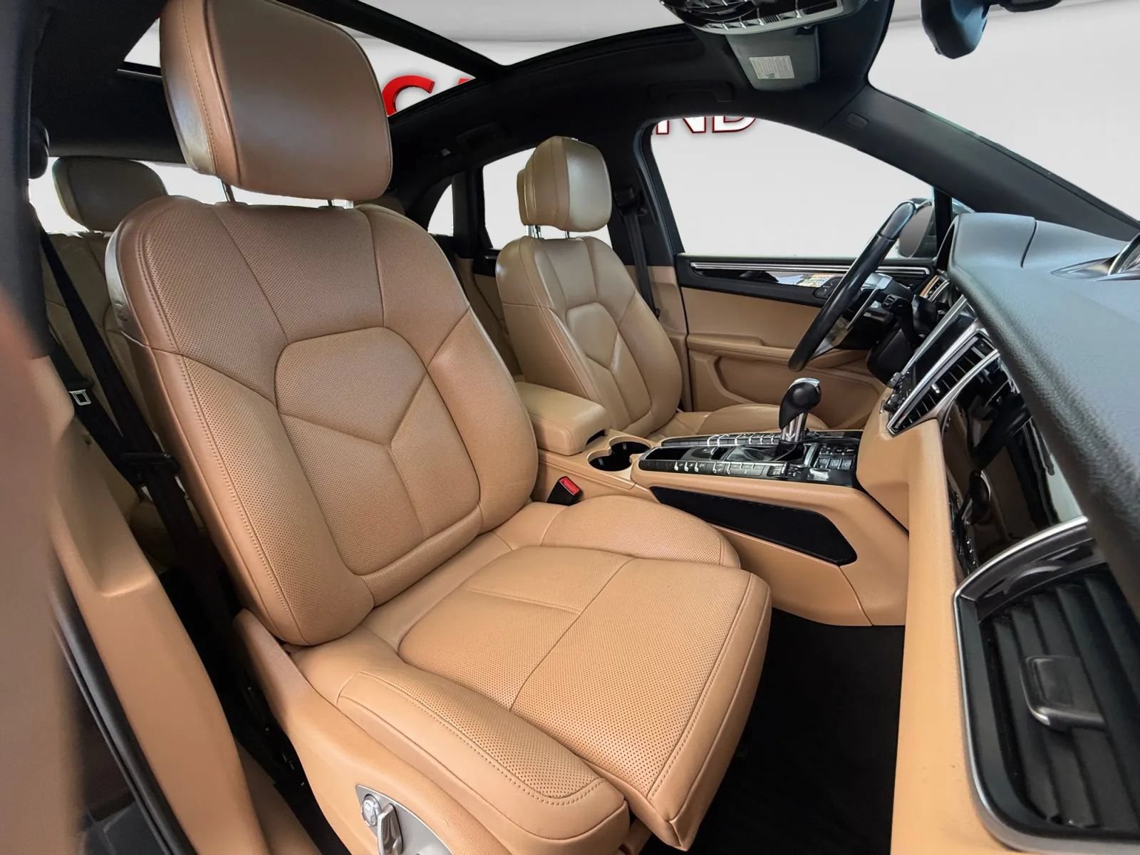 Used 2017 Porsche Macan AWD/4WD image 27