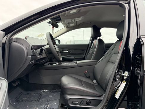 New 2026 Nissan Sentra SR w/ SR Premium Package FWD image 11