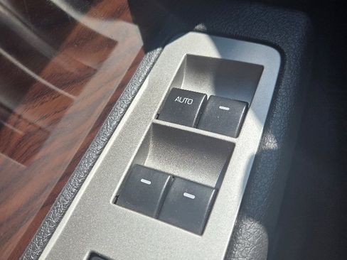 Used 2009 Ford Flex SEL image 21