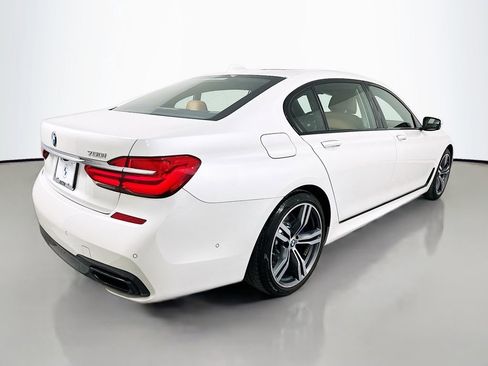 Used 2019 BMW 750i w/ Executive Package RWD image 5