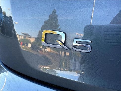 Used 2023 Audi Q5 2.0T Premium w/ Convenience Package AWD/4WD image 24