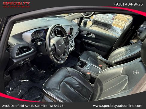 Used 2019 Chrysler Pacifica Limited w/ S Appearance Package image 10