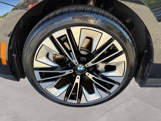 Certified 2026 BMW 530i xDrive w/ Premium Package AWD/4WD image 14