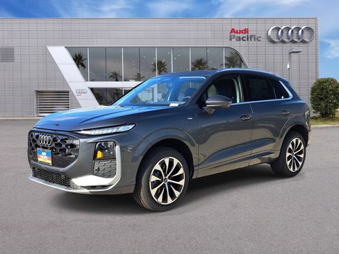 New 2026 Audi Q3 quattro 2.0T AWD/4WD image 1