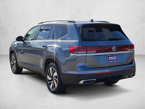 Used 2025 Volkswagen Atlas SE FWD image 8