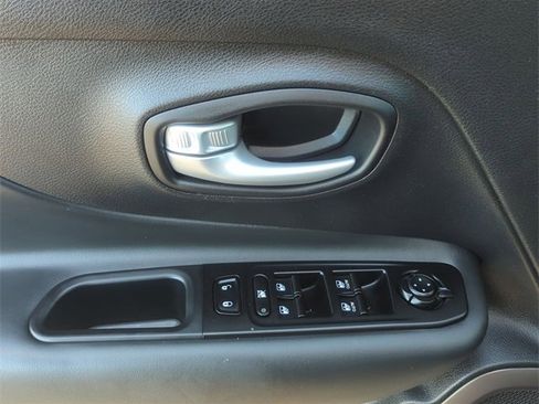 Used 2023 Jeep Renegade Latitude w/ Sun/Sound Group image 13