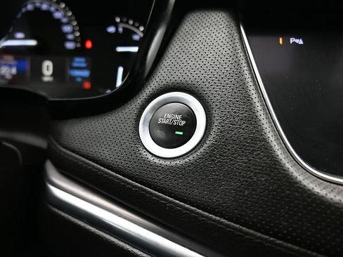 Used 2018 Cadillac XT5 Luxury image 23