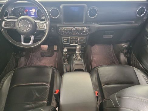 Used 2019 Jeep Wrangler Unlimited Sahara AWD/4WD image 14