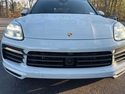Used 2022 Porsche Cayenne S Platinum image 29