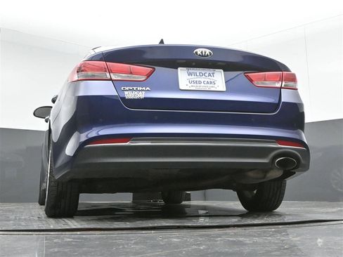 Used 2018 Kia Optima LX w/ 17" Alloy Wheels Package image 34
