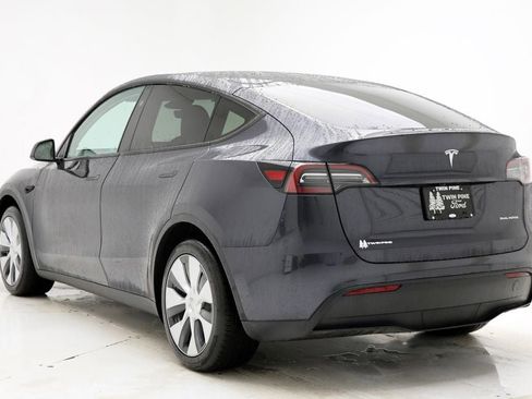 Used 2024 Tesla Model Y Long Range image 6