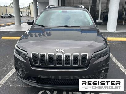 Used 2019 Jeep Cherokee Latitude Plus w/ Comfort/Convenience Group