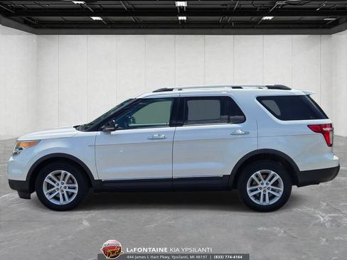 Used 2012 Ford Explorer XLT FWD image 2