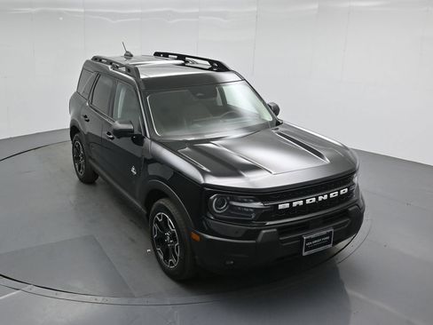Certified 2025 Ford Bronco Sport Outer Banks w/ Outer Banks Tech Package+ AWD/4WD image 39
