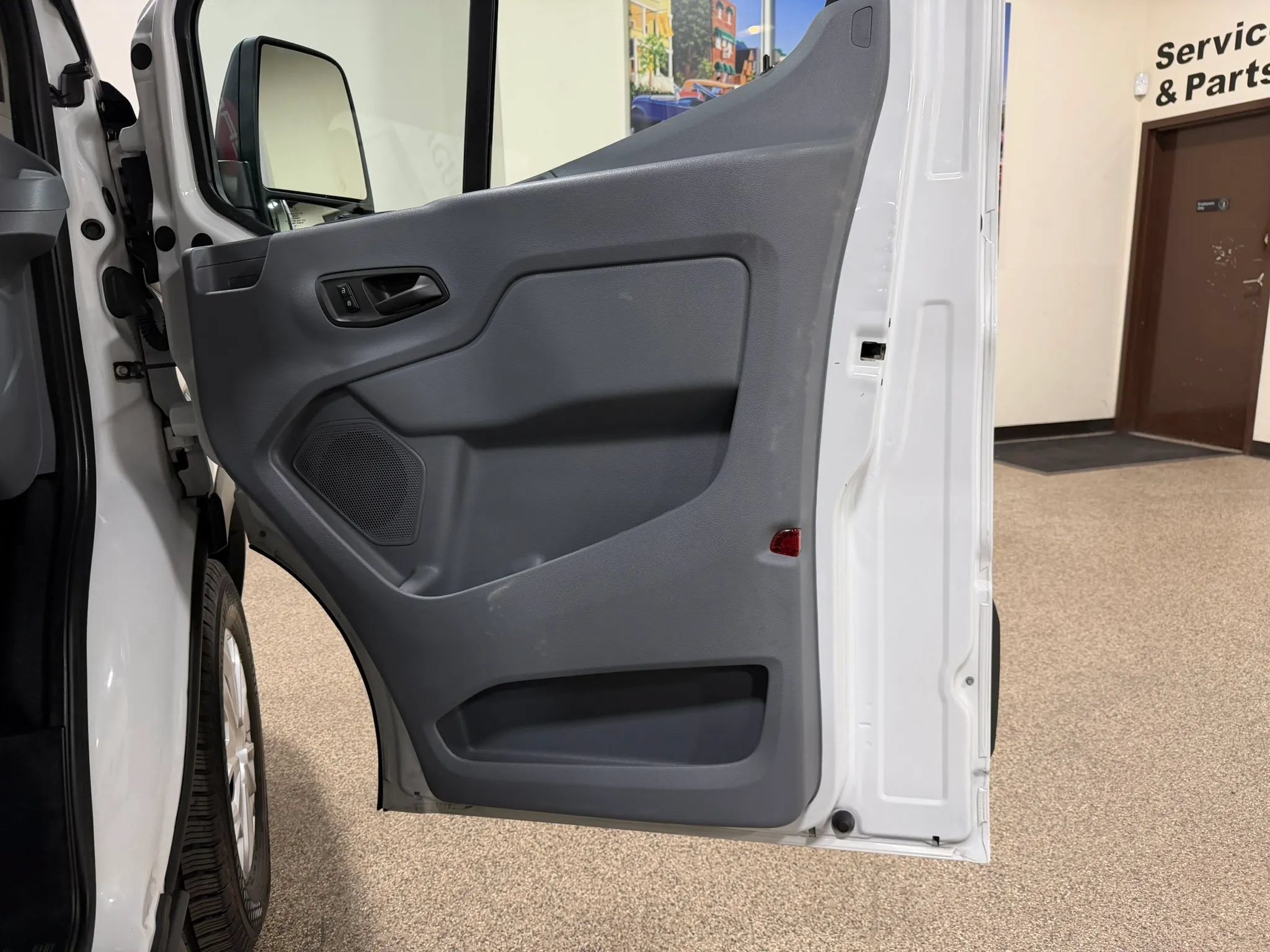 Used 2018 Ford Transit 150 XL RWD image 27
