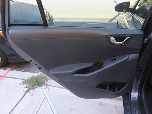 Used 2017 Hyundai Ioniq Limited w/ Ultimate Package 03 image 28