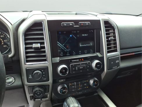Used 2017 Ford F150 Lariat w/ Equipment Group 502A Luxury AWD/4WD image 17
