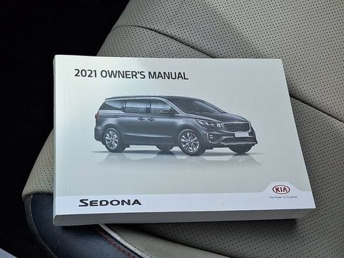 Used 2021 Kia Sedona EX FWD image 25
