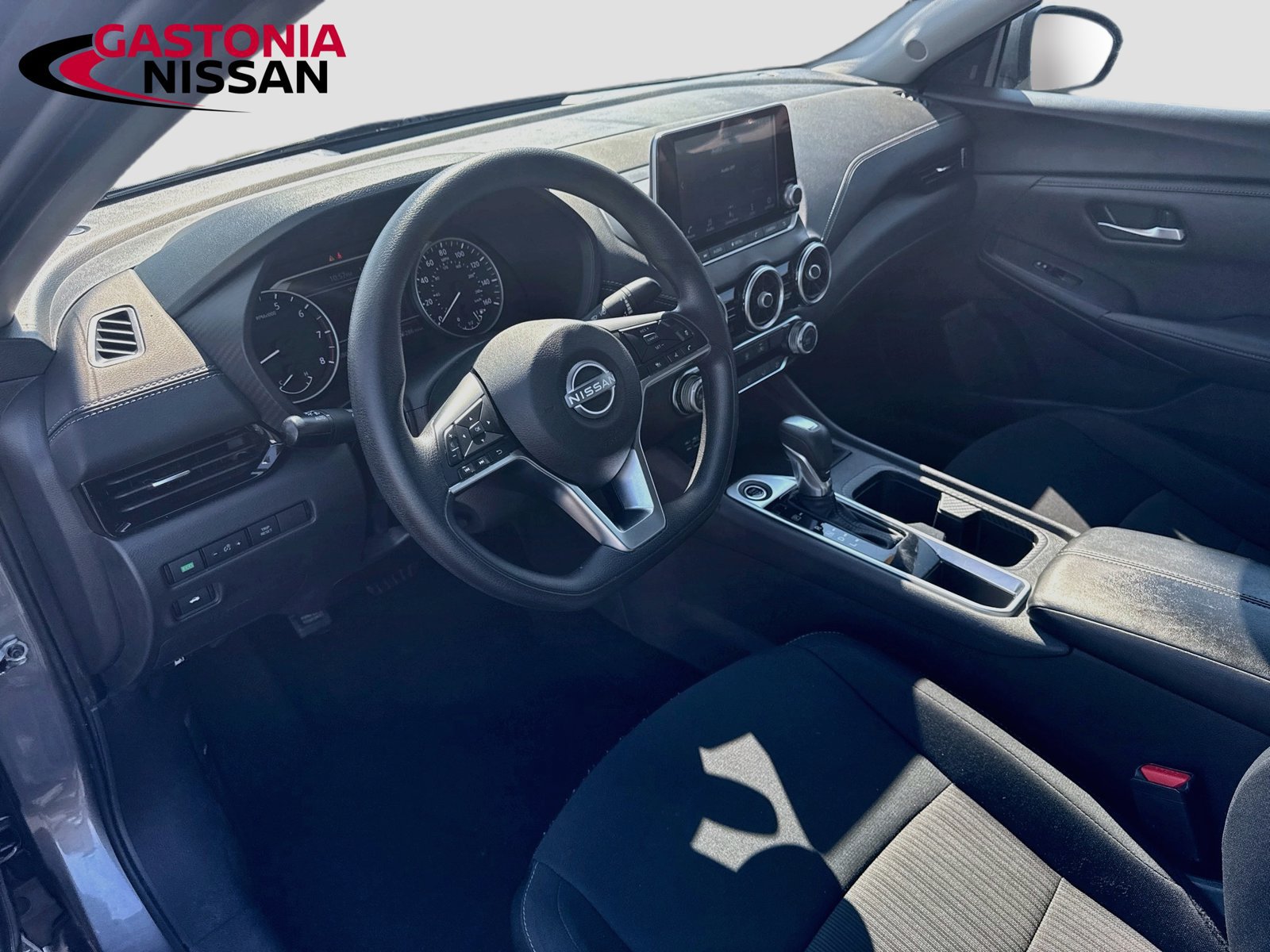Used 2024 Nissan Sentra SV FWD image 11